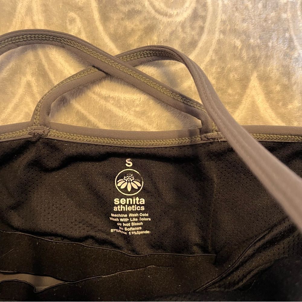 Senita Athletics Ava crop top - Picture 5 of 6